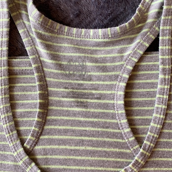 Move Tank Top - Picture 12 of 14